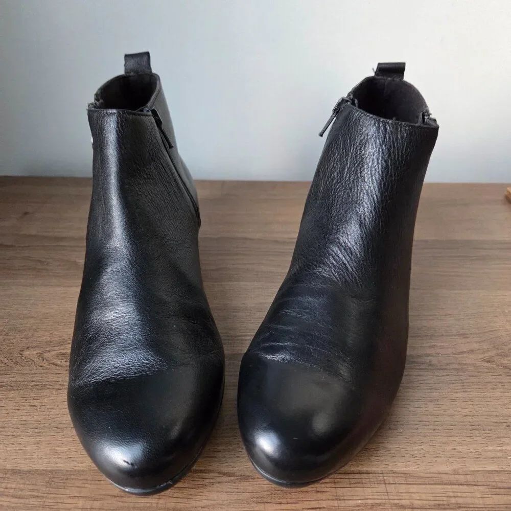 EUC MUNRO AMERICAN LEATHER BLACK BOOTIES SIZE 10.5 WOMENS